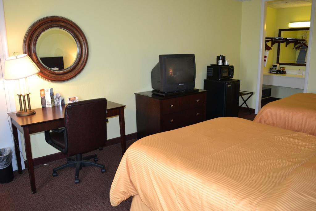 Clarion Inn Brunswick Zewnętrze zdjęcie