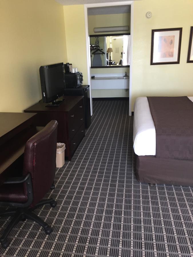 Clarion Inn Brunswick Zewnętrze zdjęcie