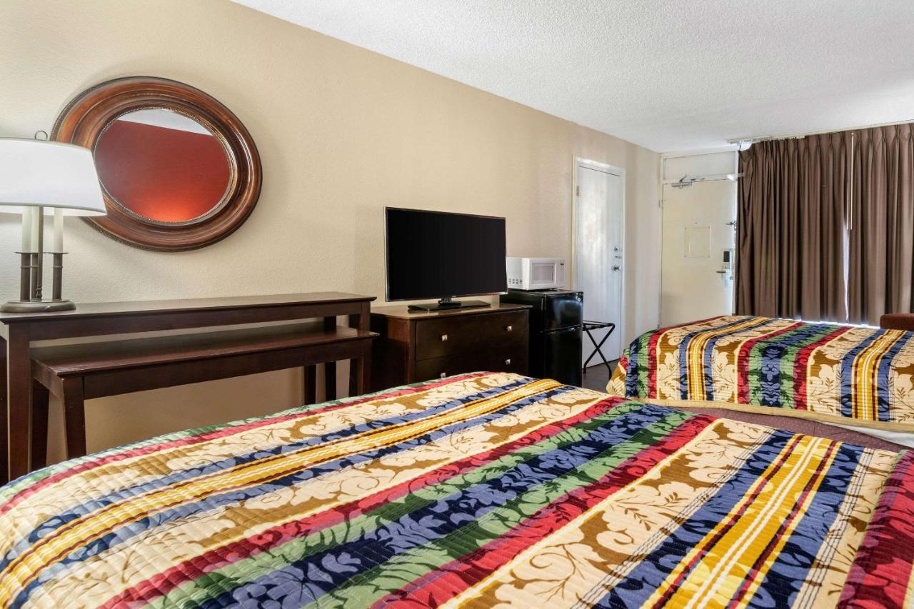 Clarion Inn Brunswick Zewnętrze zdjęcie